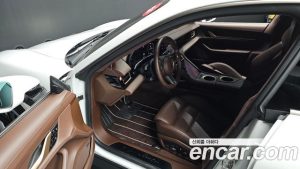 Porsche Taycan Turbo 2025 года из Южной Кореи
