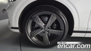 Genesis GV70 2.5T Бензин 2WD 2024 года из Южной Кореи