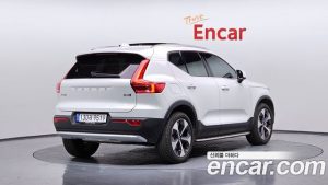 Volvo XC40 B4 Ultra Bright 2025 года из Южной Кореи