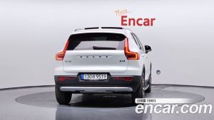 Volvo XC40 B4 Ultra Bright 2025 года из Южной Кореи