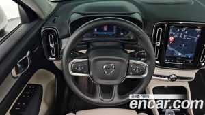 Volvo XC40 B4 Ultra Bright 2025 года из Южной Кореи
