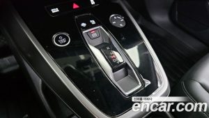 Audi Q4 e-tron 40 Premium 2023 года из Южной Кореи
