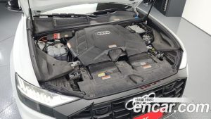 Audi Q8 55 TFSI 4WD Premium 2023 года из Южной Кореи