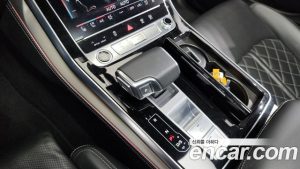 Audi Q8 55 TFSI 4WD Premium 2023 года из Южной Кореи