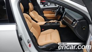 Volvo S90 B5 ULTIMATE Bright 2023 года из Южной Кореи