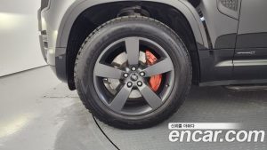 Land Rover Defender 110 P400 X 2023 года из Южной Кореи