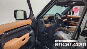 Land Rover Defender 110 P400 X 2023 года из Южной Кореи
