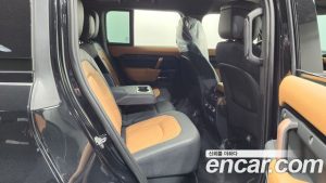 Land Rover Defender 110 P400 X 2023 года из Южной Кореи