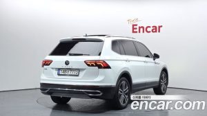Volkswagen Tiguan 2.0 TSI Prestige 2023 года из Южной Кореи