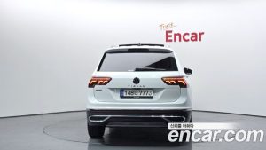 Volkswagen Tiguan 2.0 TSI Prestige 2023 года из Южной Кореи