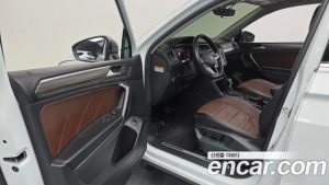 Volkswagen Tiguan 2.0 TSI Prestige 2023 года из Южной Кореи
