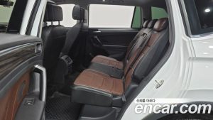 Volkswagen Tiguan 2.0 TSI Prestige 2023 года из Южной Кореи