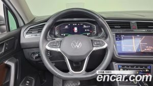 Volkswagen Tiguan 2.0 TSI Prestige 2023 года из Южной Кореи