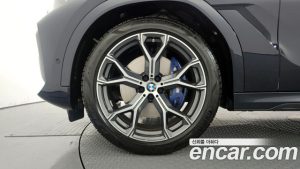 BMW X6 xDrive40i M Sport 2023 года из Южной Кореи