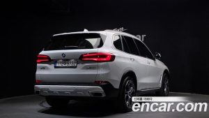 BMW X5 xDrive 40i xLine 2023 года из Южной Кореи