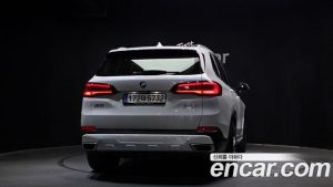 BMW X5 xDrive 40i xLine 2023 года из Южной Кореи