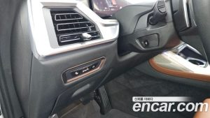 BMW X7 xDrive 40i Design Pure Excellence 7-Seater 2024 года из Южной Кореи