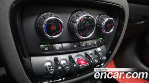 Mini Clubman MULTITONE Edition 2023 года из Южной Кореи