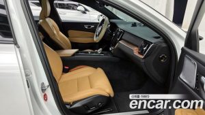 Volvo V60 B5 ULTIMATE AWD 2023 года из Южной Кореи