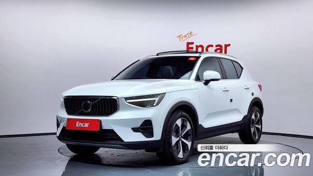 Volvo XC40 B4 ULTIMATE Bright 2023 года из Кореи