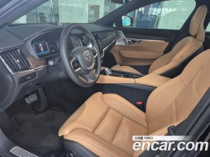 Volvo S90 B5 ULTIMATE Bright 2024 года из Южной Кореи