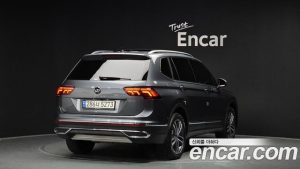 Volkswagen Tiguan 2.0 TSI Prestige 2023 года из Южной Кореи