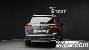 Volkswagen Tiguan 2.0 TSI Prestige 2023 года из Южной Кореи