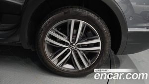 Volkswagen Tiguan 2.0 TSI Prestige 2023 года из Южной Кореи