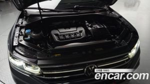 Volkswagen Tiguan 2.0 TSI Prestige 2023 года из Южной Кореи