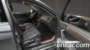 Volkswagen Tiguan 2.0 TSI Prestige 2023 года из Южной Кореи