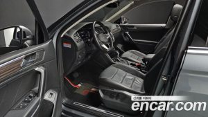 Volkswagen Tiguan 2.0 TSI Prestige 2023 года из Южной Кореи