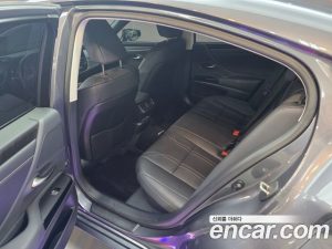 Lexus ES Luxury Plus 2023 года из Южной Кореи