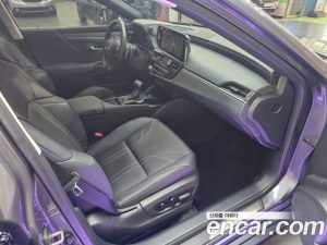 Lexus ES Luxury Plus 2023 года из Южной Кореи
