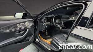 Mercedes-Benz E-Class E350 4MATIC AMG Line 2023 года из Южной Кореи