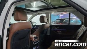 Mercedes-Benz GLE-Class GLE300d 4MATIC 2025 года из Южной Кореи
