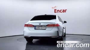 BMW 5-Series 530i xDrive 2024 года из Южной Кореи