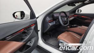 BMW 5-Series 530i xDrive 2024 года из Южной Кореи
