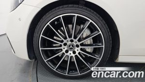 Mercedes-Benz E-Class E350 4MATIC AMG Line 2023 года из Южной Кореи