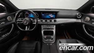 Mercedes-Benz E-Class E350 4MATIC AMG Line 2023 года из Южной Кореи