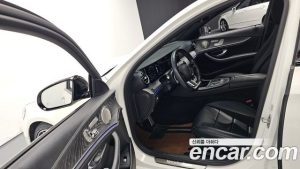 Mercedes-Benz E-Class E350 4MATIC AMG Line 2023 года из Южной Кореи