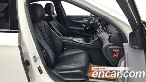 Mercedes-Benz E-Class E350 4MATIC AMG Line 2023 года из Южной Кореи