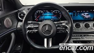 Mercedes-Benz E-Class E350 4MATIC AMG Line 2023 года из Южной Кореи