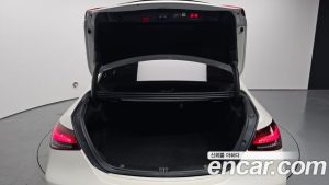 Mercedes-Benz E-Class E350 4MATIC AMG Line 2023 года из Южной Кореи