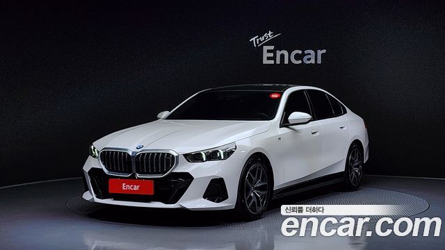 BMW 5-Series 520i M Sport 2024 года из Кореи