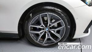 BMW 5-Series 520i M Sport 2024 года из Южной Кореи