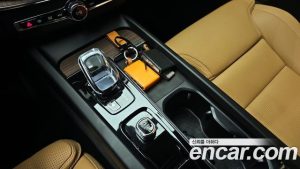 Volvo XC60 B5 Inscription 2022 года из Южной Кореи