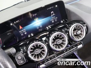 Mercedes-Benz GLA-Class GLA250 4MATIC 2023 года из Южной Кореи