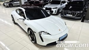 Porsche Taycan Base 2023 года из Южной Кореи