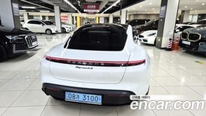 Porsche Taycan Base 2023 года из Южной Кореи