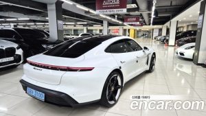 Porsche Taycan Base 2023 года из Южной Кореи